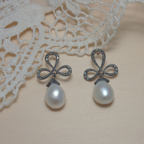 Rococo pearl earring LCE1