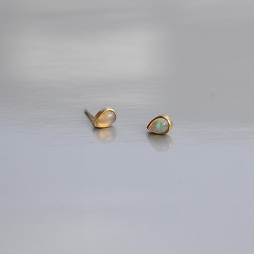Lacrima opal earring 라크리마 오팔 귀걸이 14k